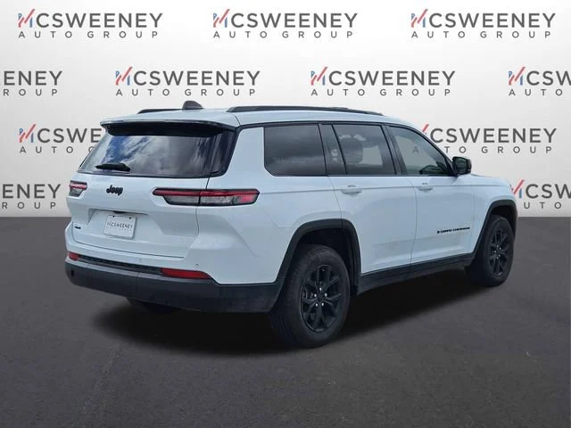 Used 2024 White Jeep Altitude image 5