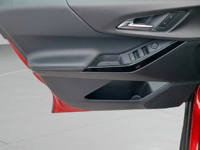2027 Chevrolet Equinox LT - Photo 18