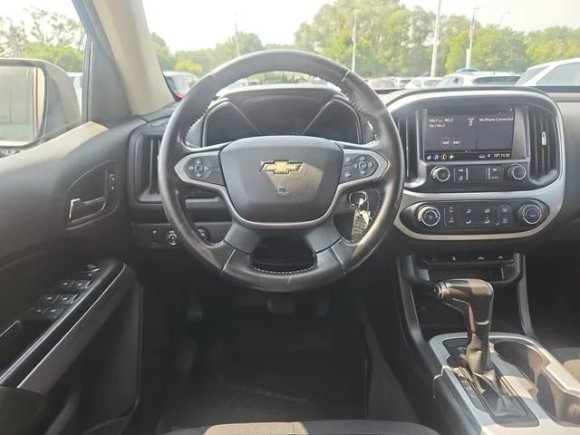 Used 2019 SUMMIT WHITE Chevrolet 4WD LT image 14