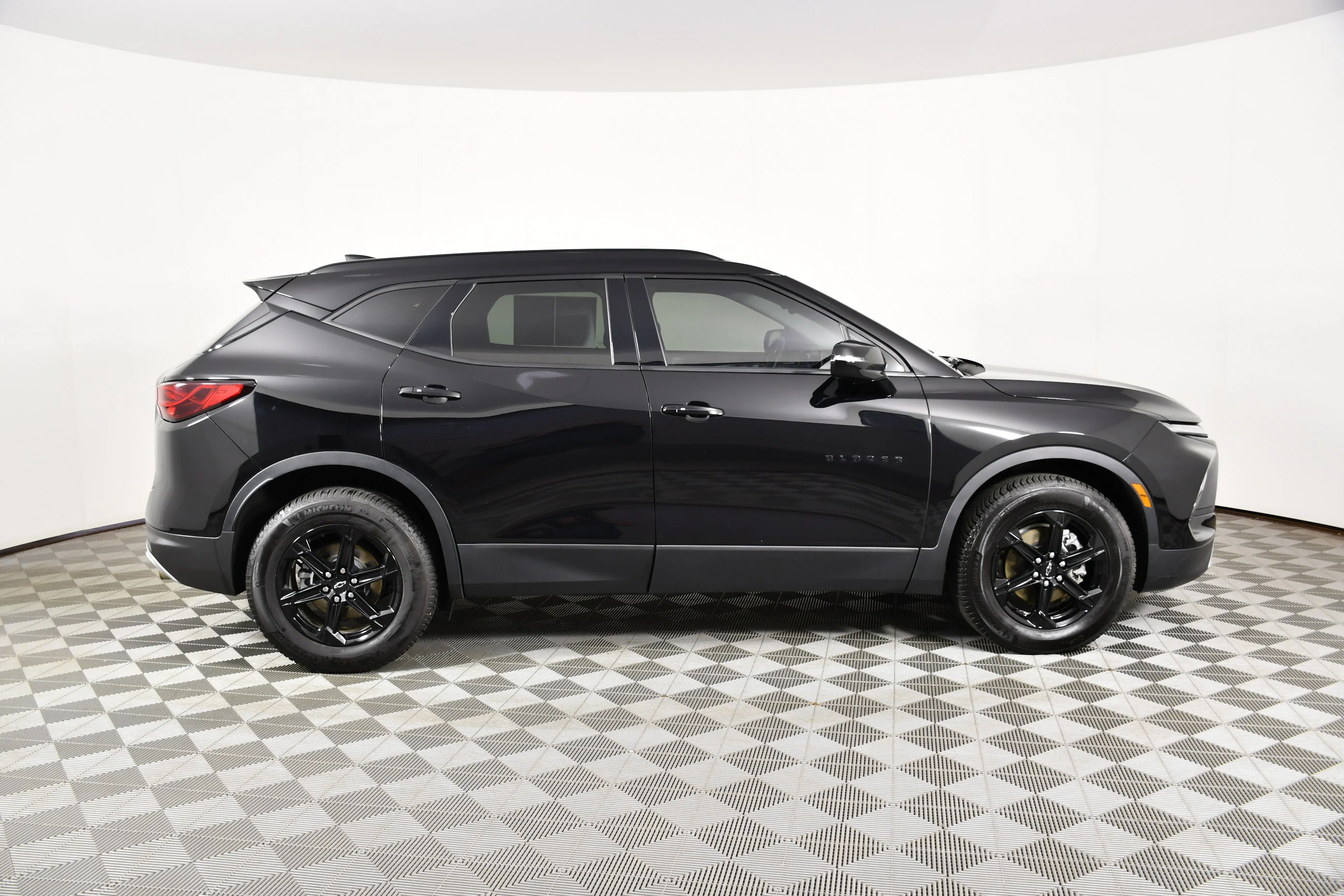 Used 2023 Black Chevrolet LT image 5