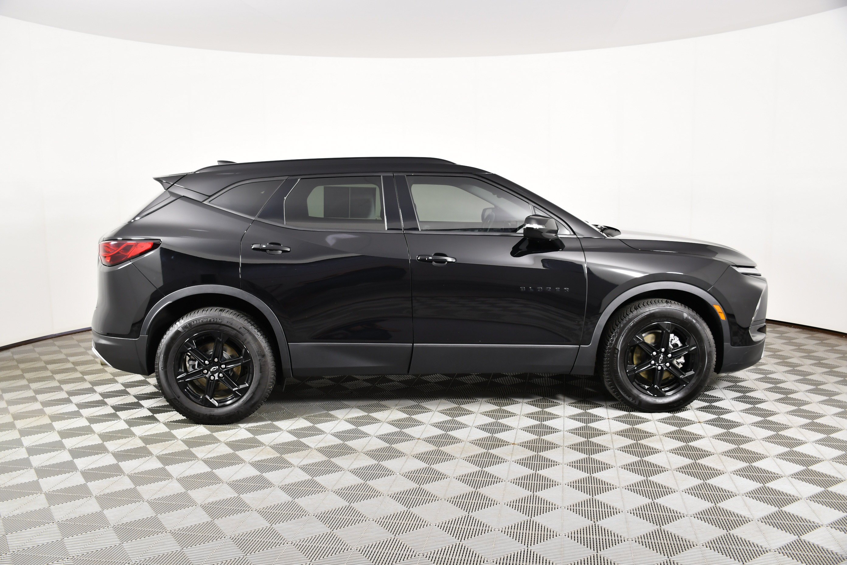 Used 2023 Black Chevrolet LT image 5