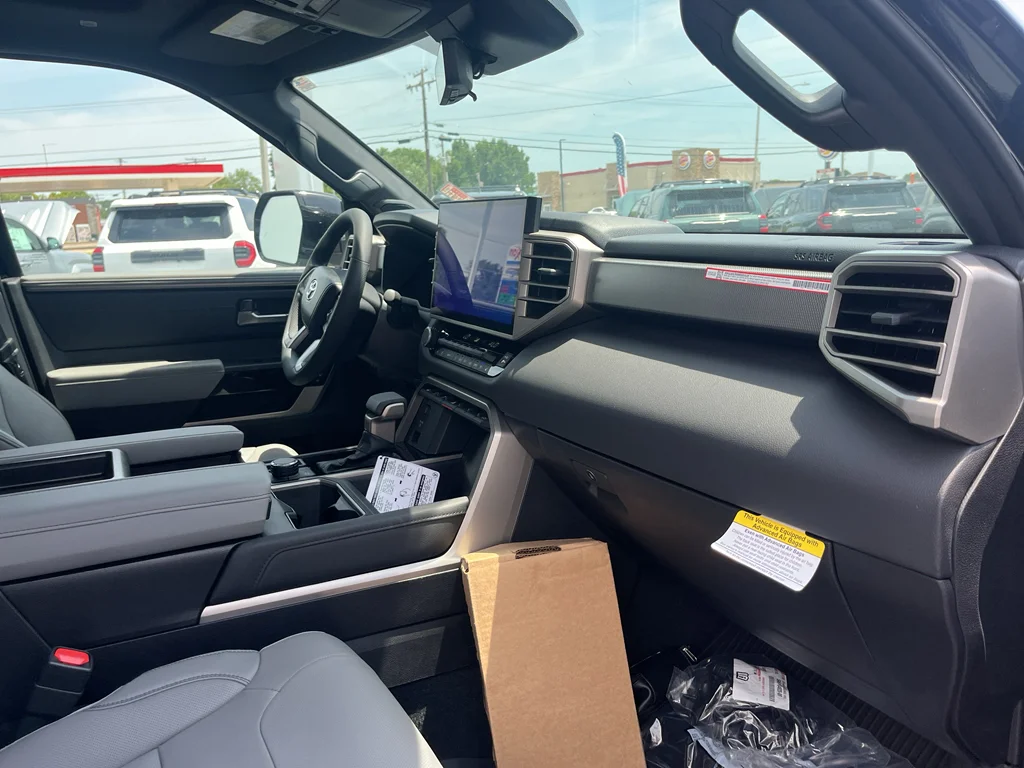 2026 Toyota Tundra Limited - Photo 16