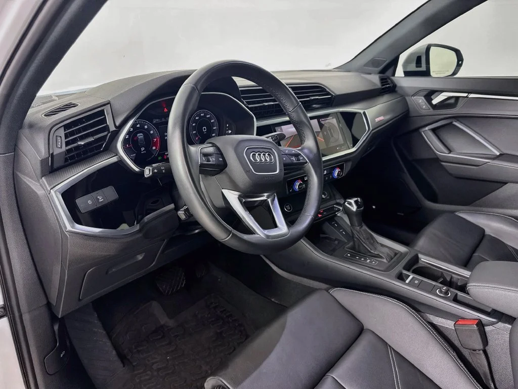 Used 2024  Audi Premium Plus image 9