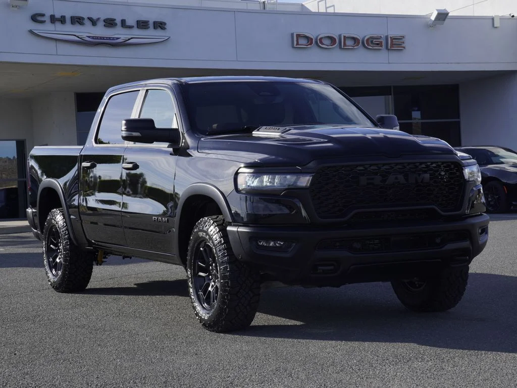 New 2026 Diamond Black Crystal Pearl-Coat Exterior Paint RAM Rebel image 1