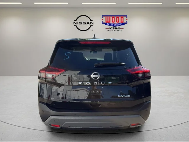 Used 2023 Super Black Nissan SV image 3