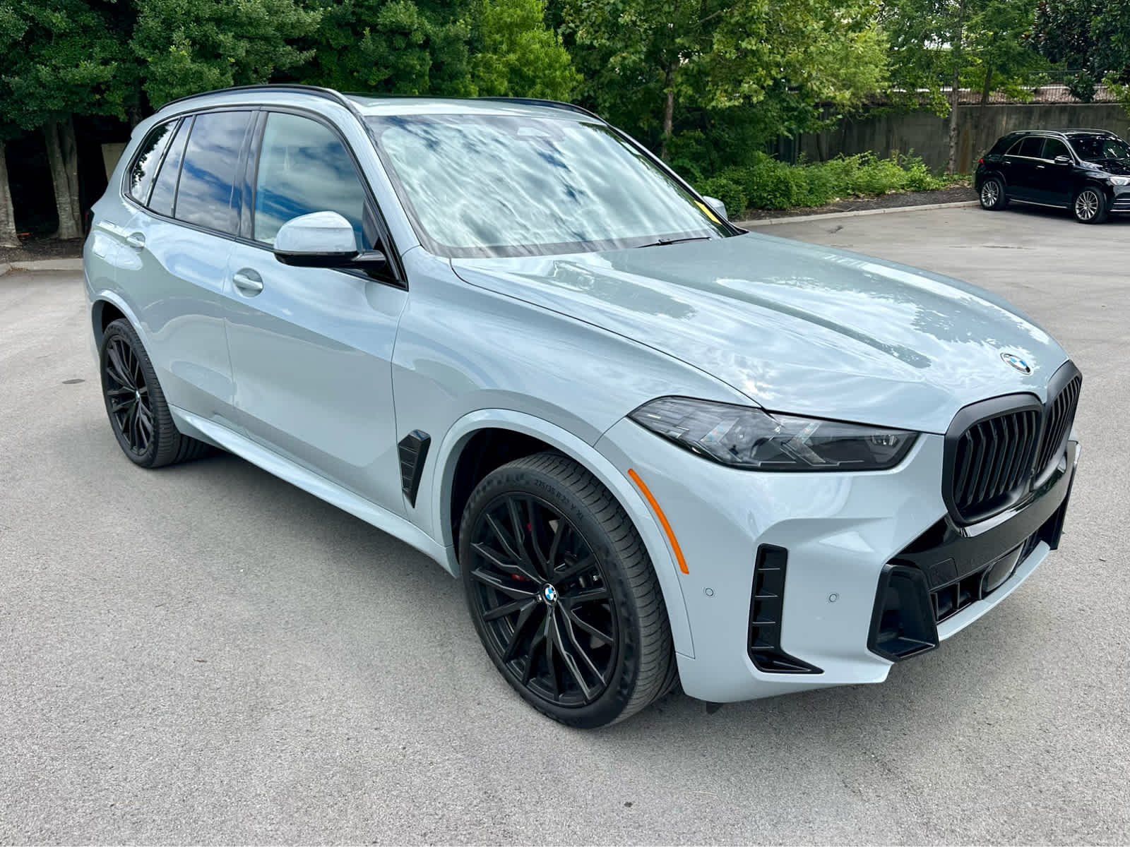 Used 2024 Brooklyn Grey Metallic BMW xDrive40i image 3