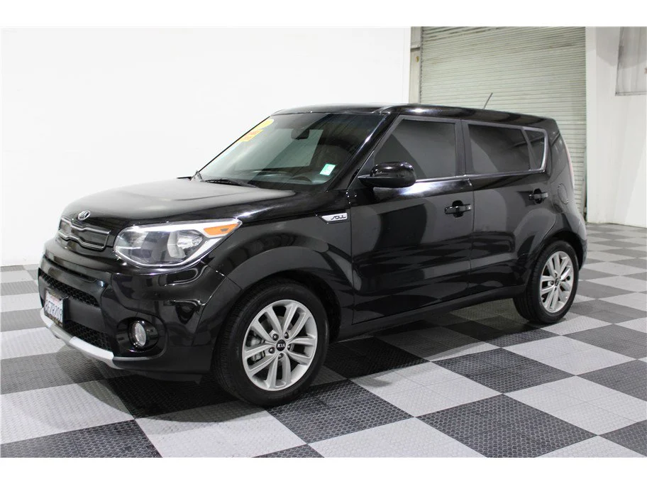 Used 2019 Shadow Black Kia + image 7