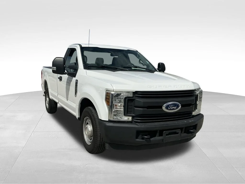 Used 2018 White Ford XL image 8