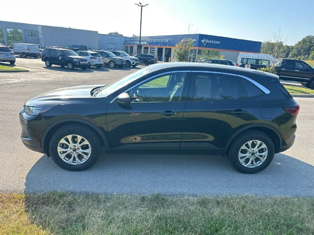 Used 2024 Black Ford Active image 5