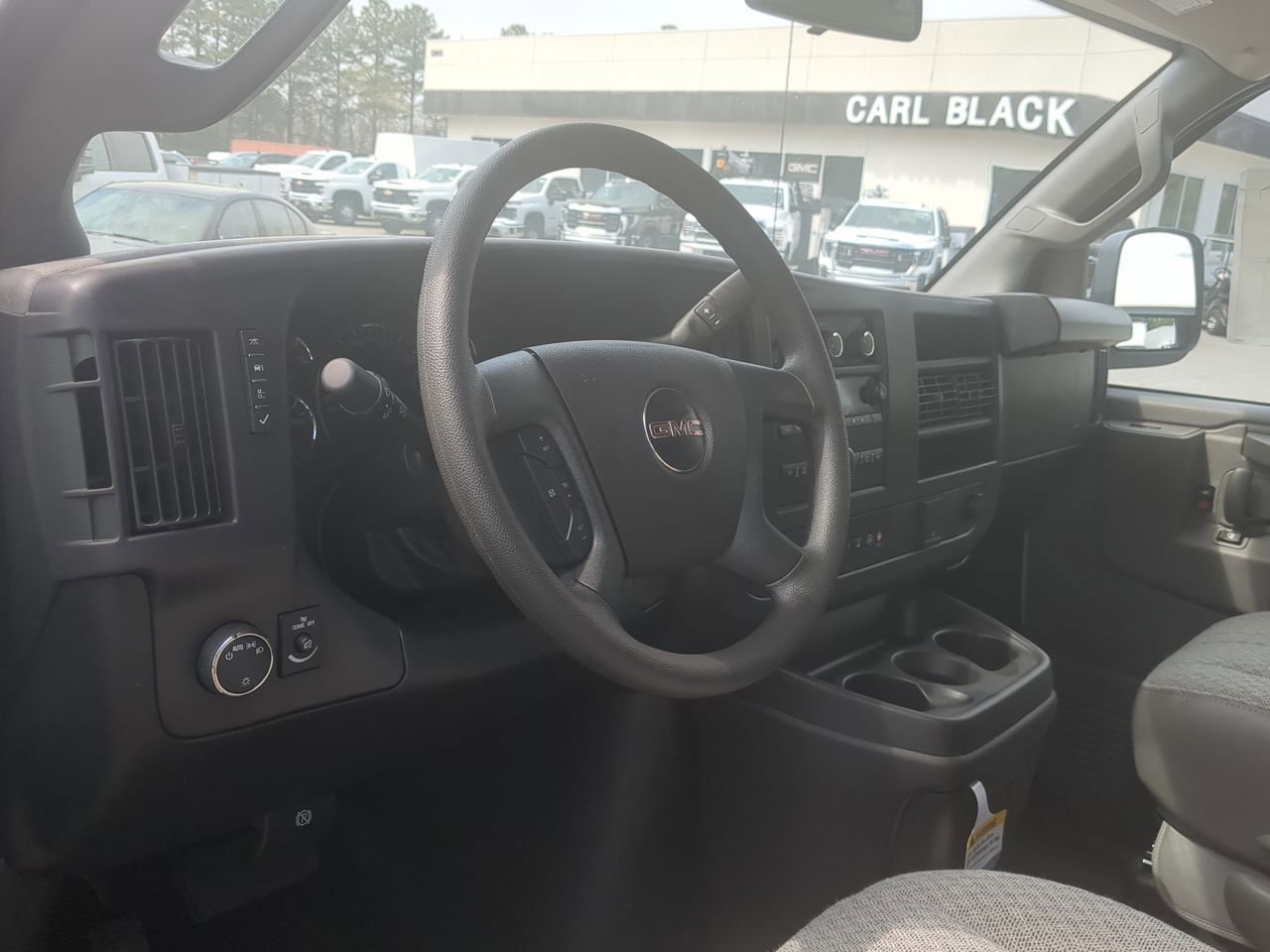 2025 GMC Savana Cargo Work Van - Photo 10