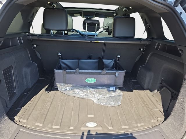 New 2026 Fuji White LAND ROVER  image 10