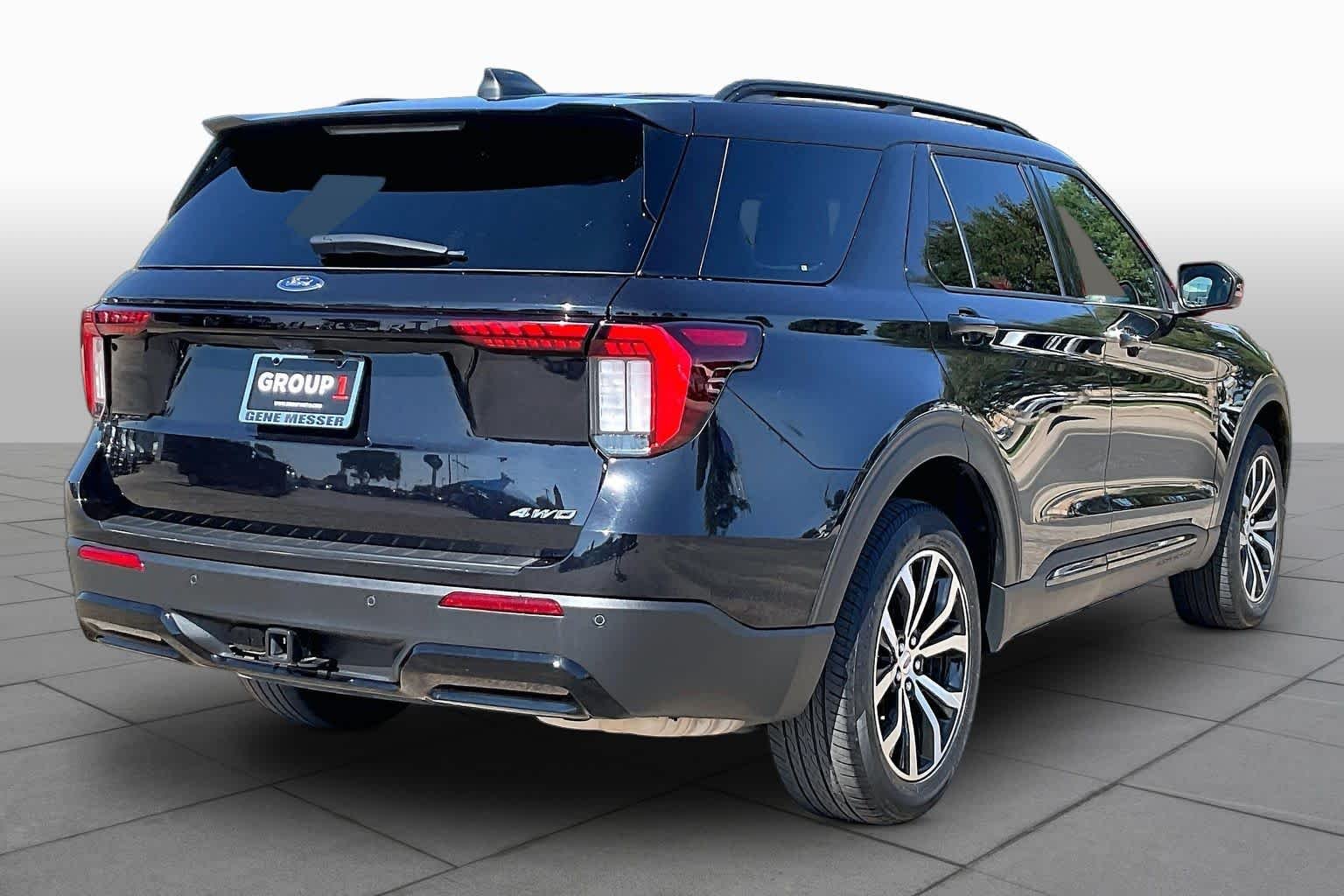 Used 2025 Agate Black Ford ST-Line image 13