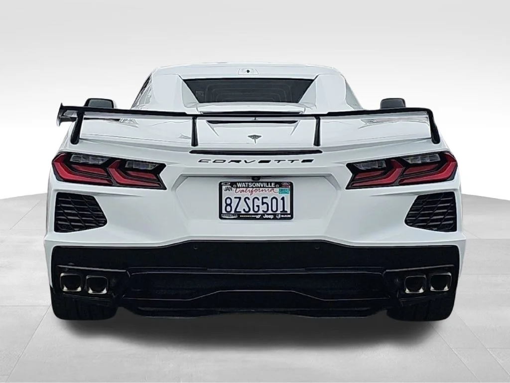 Used 2022 White Chevrolet Stingray image 4