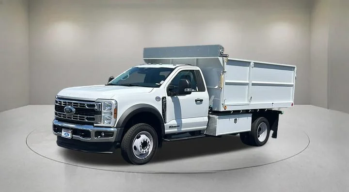 New 2024 Oxford White Ford F-450® XL image 2