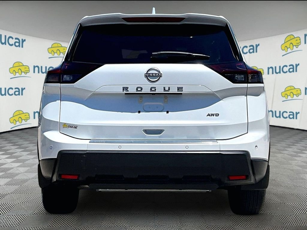 Used 2025 White Nissan SV image 5