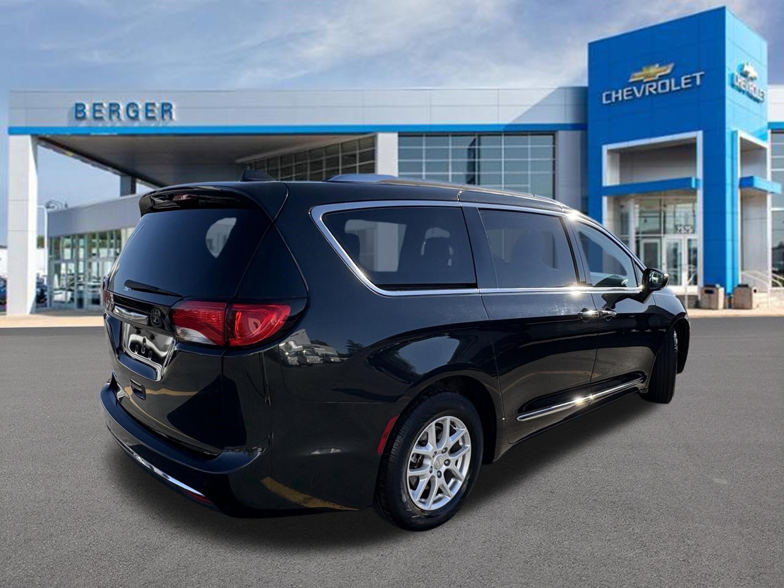 Used 2020 Black Chrysler Touring L image 2