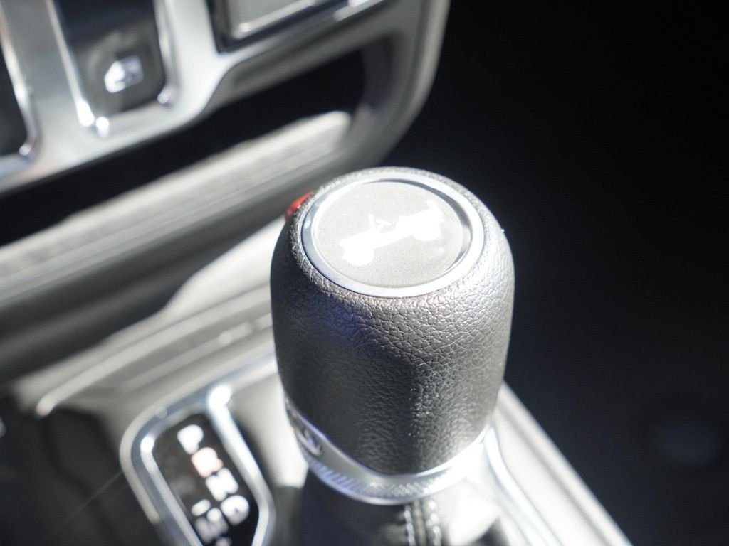 New 2026 Bright White Clear-Coat Exterior Paint Jeep Sport image 15