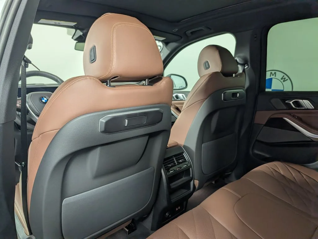 New 2026 Skyscraper Grey Metallic BMW xDrive40i image 14