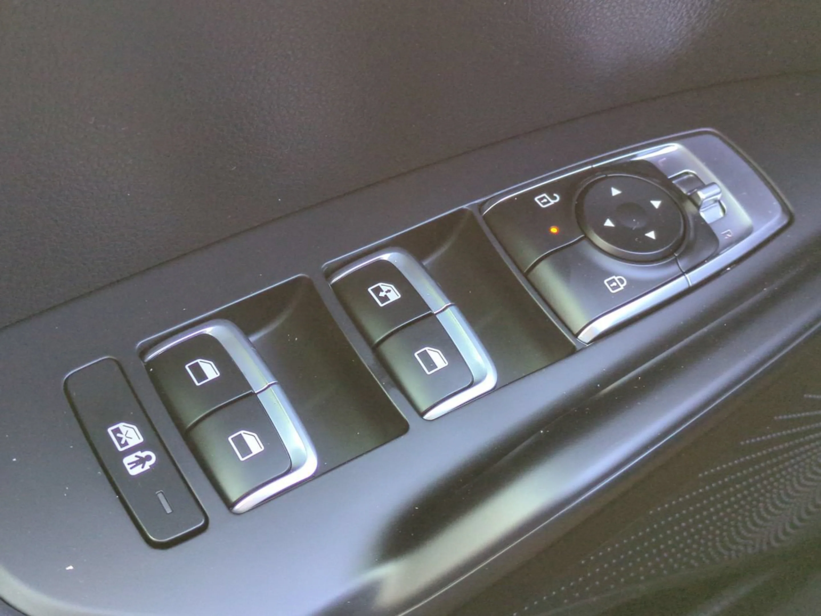 New 2026 Interstellar Gray Kia LXS image 20