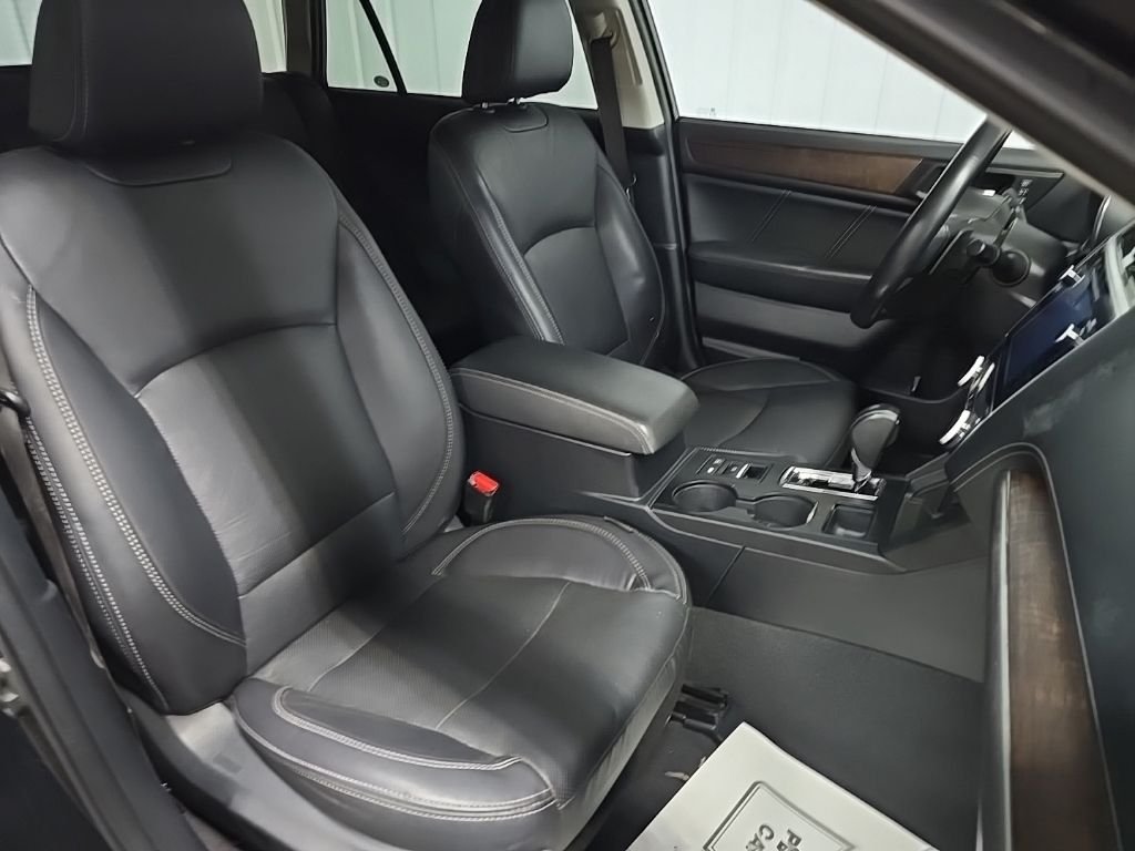 Used 2018 Black Subaru 2.5i image 17