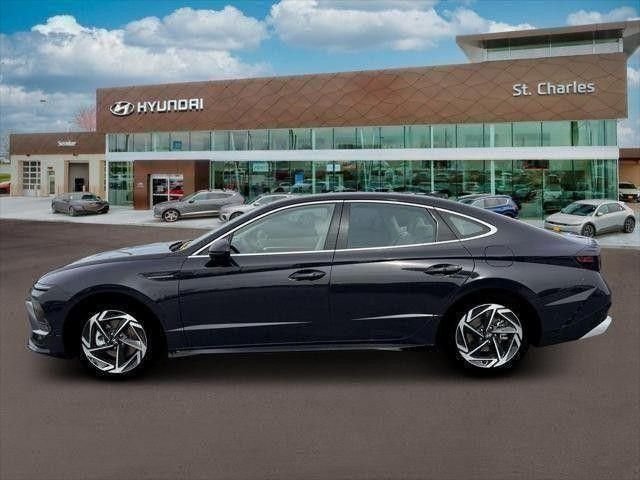 Used 2026 Blue Hyundai SEL Sport image 3