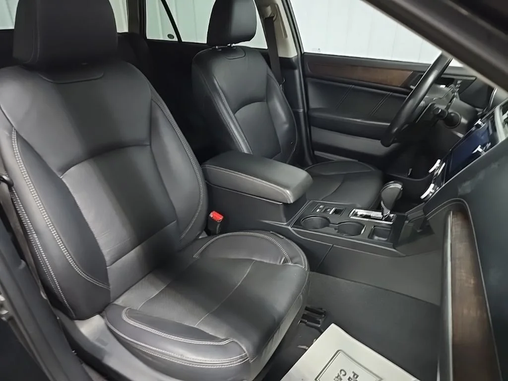 Used 2018 Black Subaru 2.5i image 17