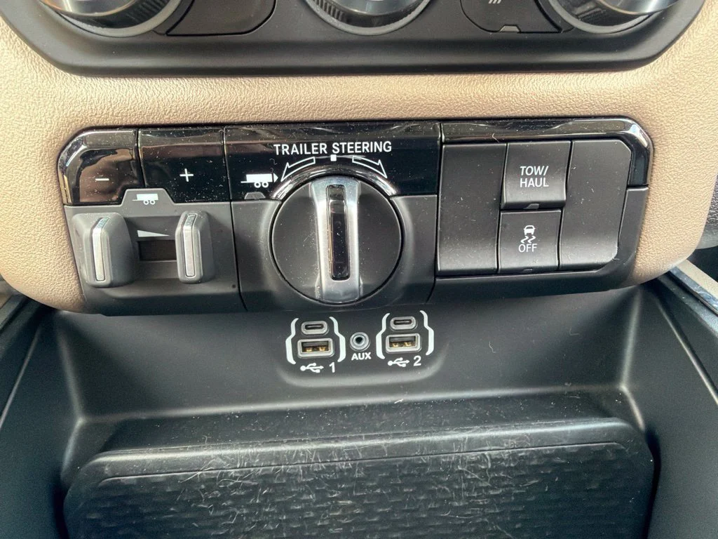 Used 2022 White Ram Laramie image 28
