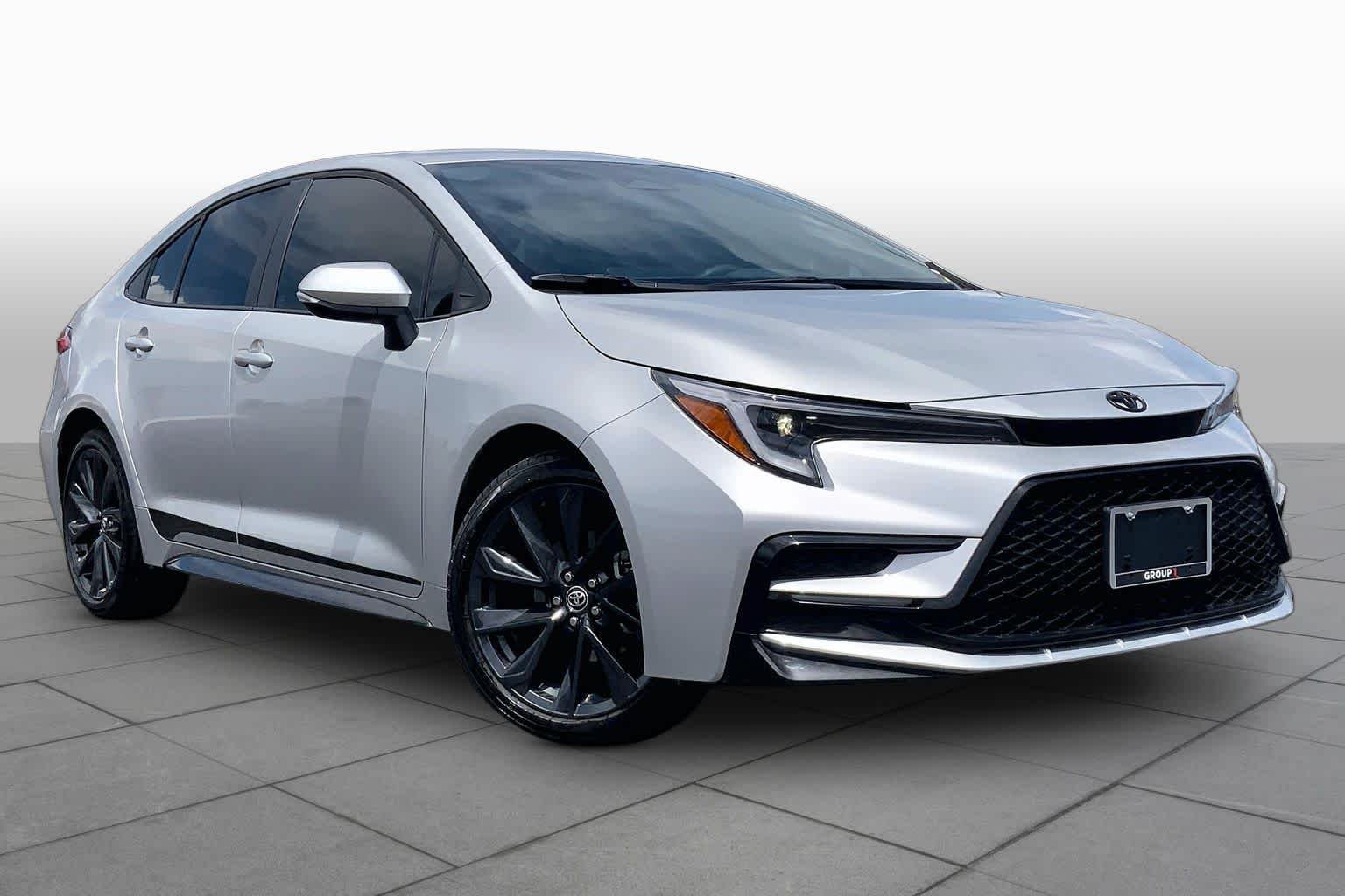 Used 2023 Classic Silver Metallic Toyota SE image 3