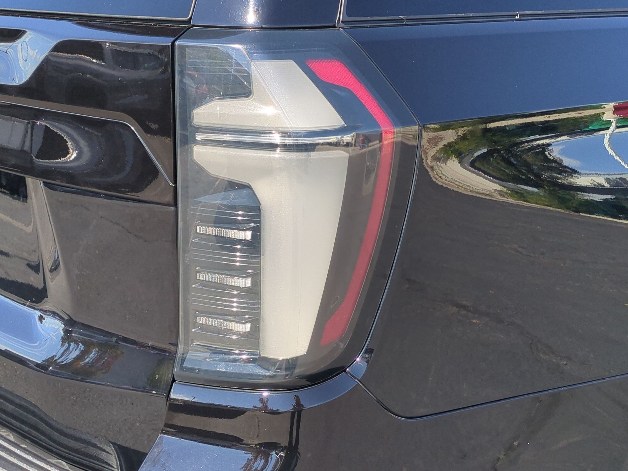 2025 Chevrolet Suburban High Country - Photo 12