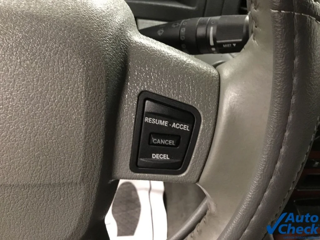 Used 2005 Red Jeep Limited image 45