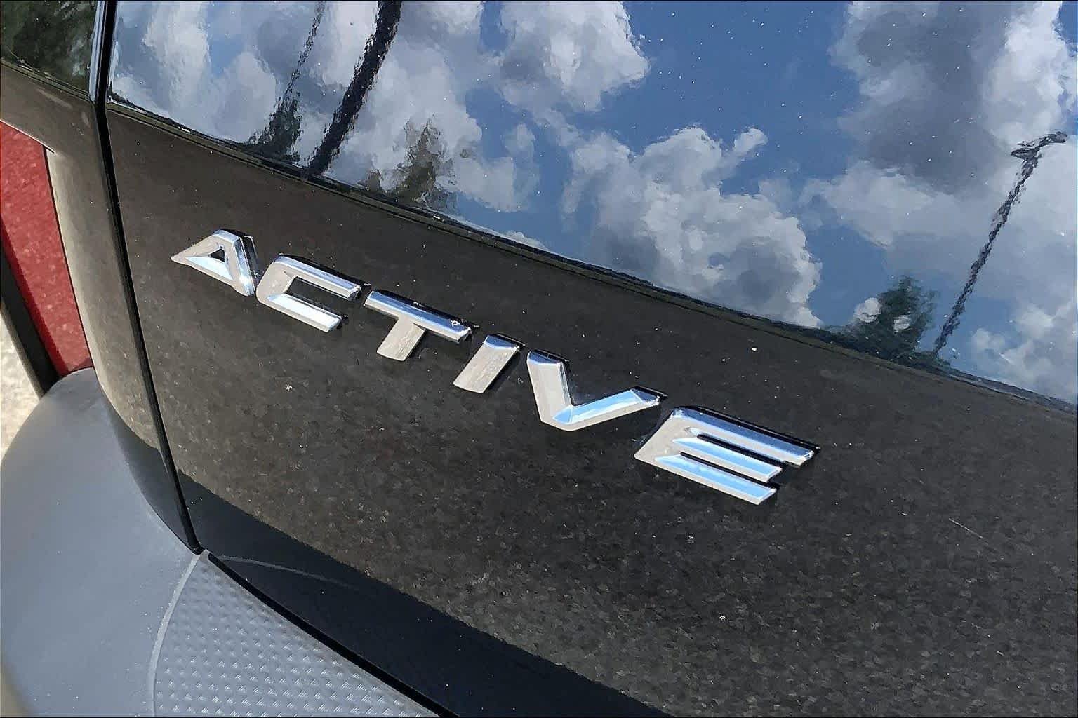 Used 2023 Agate Black Metallic Ford Active image 10