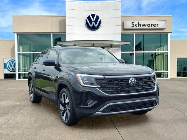 New 2026 Deep Black Pearl Volkswagen SE w/Technology 4M image 4