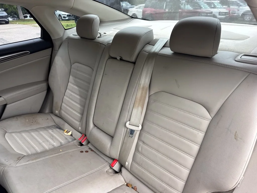Used 2018 Blue Ford SE image 11