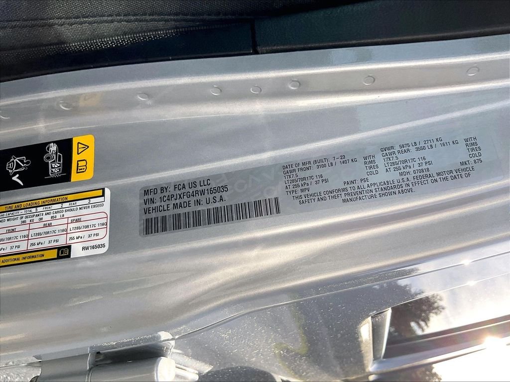 Used 2024 Silver Jeep Rubicon image 34