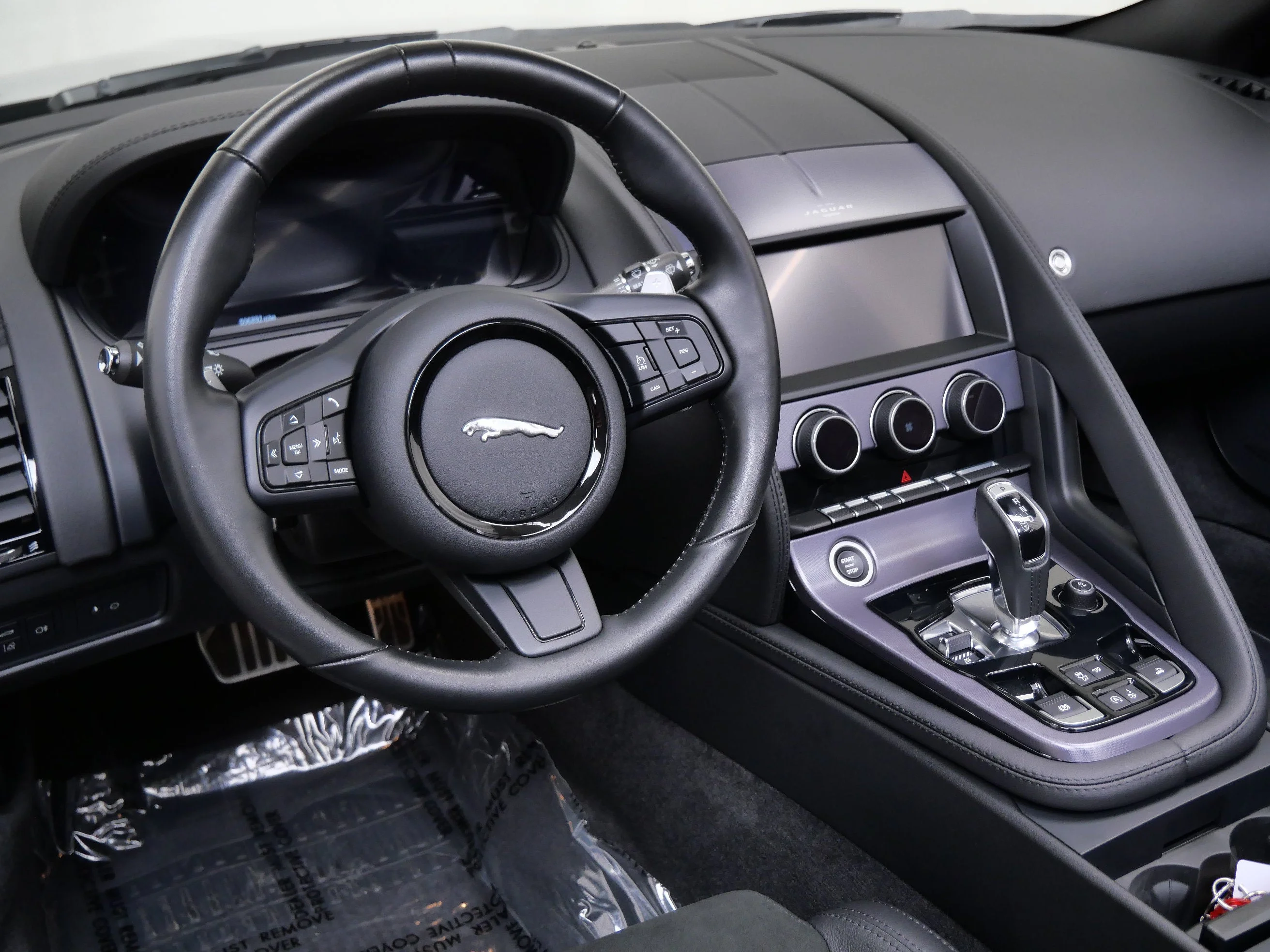 Used 2023  Jaguar P450 image 24
