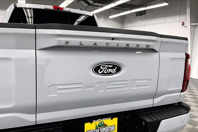 Used 2025 Space White Metallic Ford Platinum image 9