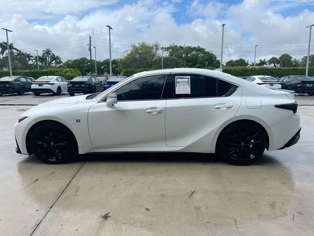 2024 Lexus IS 350 F SPORT - Photo 4