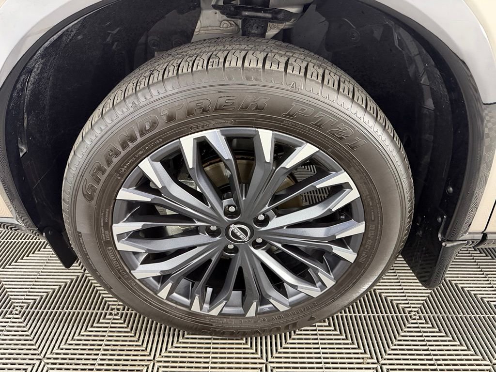 Used 2026 Gold Nissan Platinum image 11