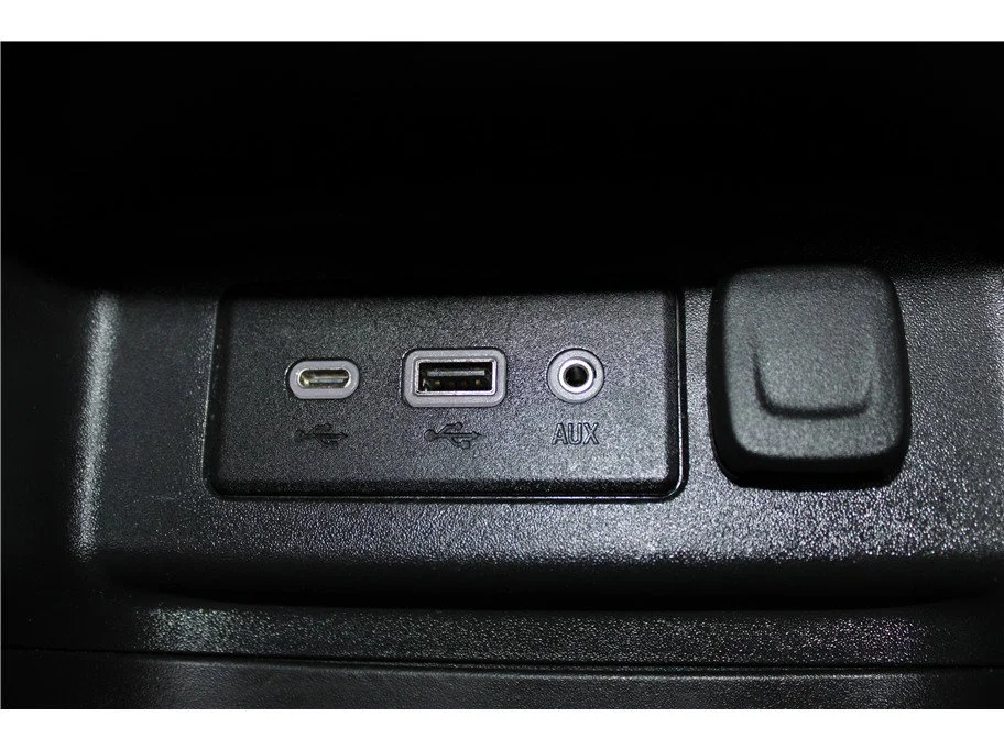 Used 2022 Summit White Chevrolet LT image 31