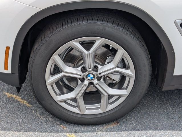 Used 2022 White BMW sDrive30i image 13