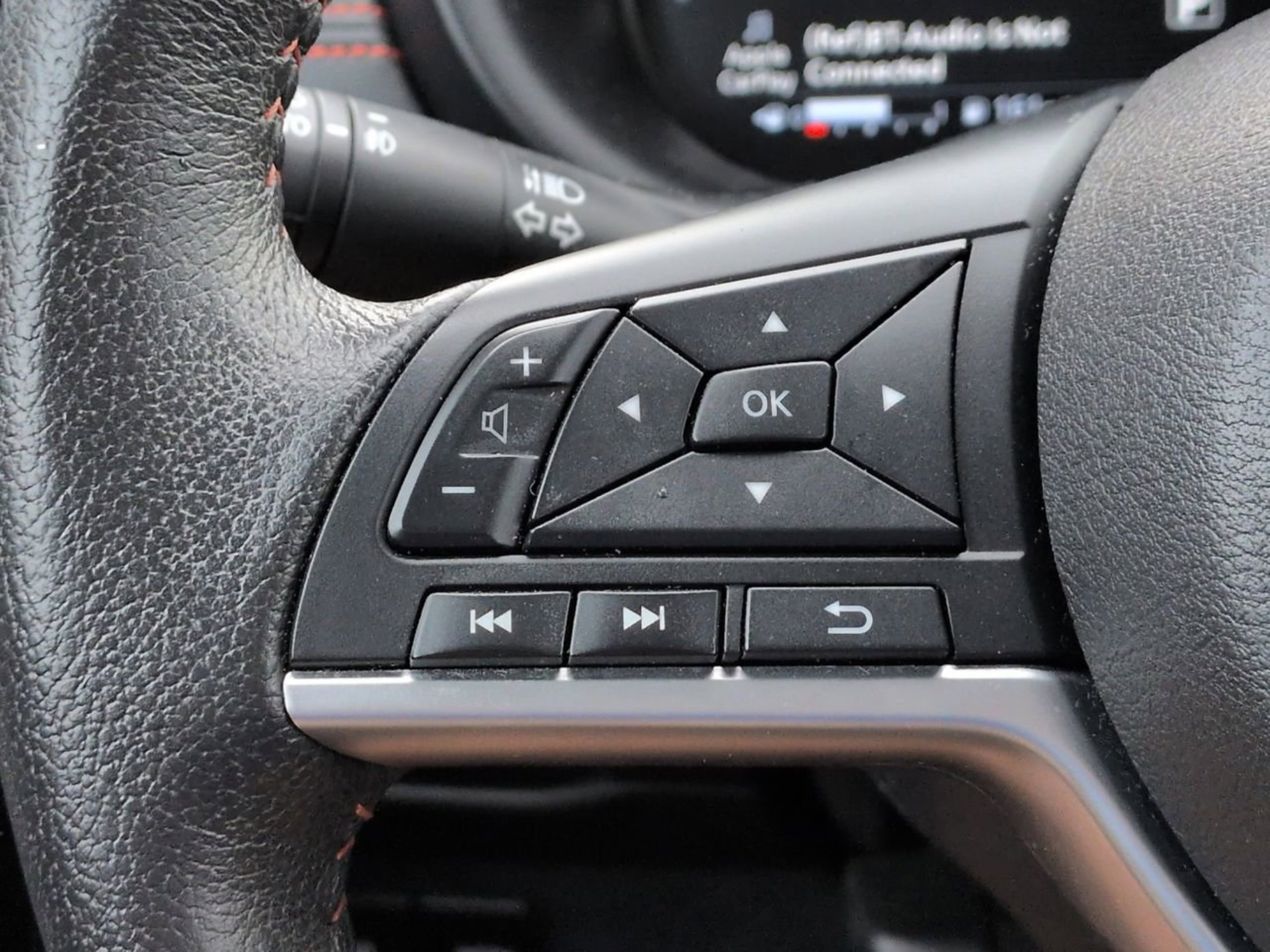 Used 2022 Boulder Gray Pearl Nissan SR image 18