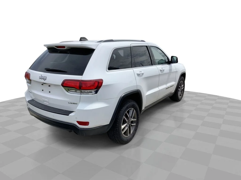 Used 2020 White Jeep Laredo E image 7