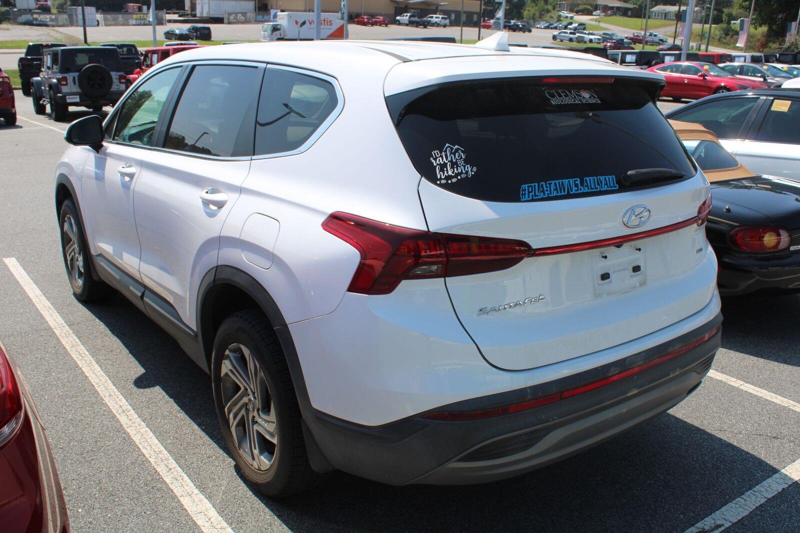Used 2022 Quartz White Hyundai SE image 8