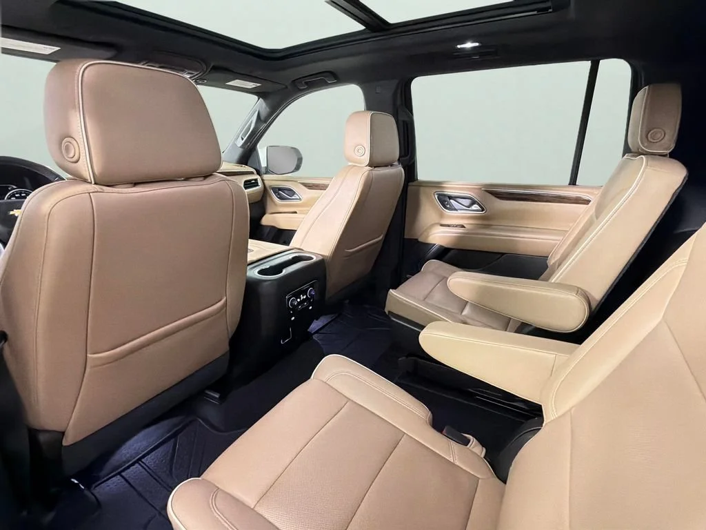 Used 2021 IRIDESCENT PEARL TRICOAT Chevrolet Premier image 29