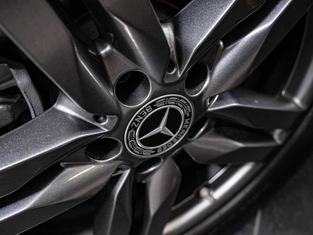 Used 2026 Mountain Grey Metallic Mercedes-Benz GLB 250 image 8