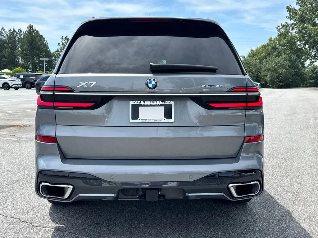 Used 2023 Gray BMW xDrive40i image 6