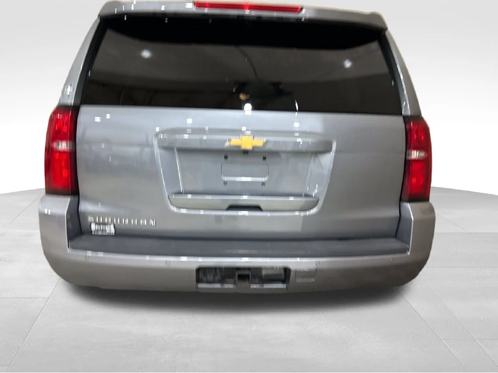 Used 2019 Gray Chevrolet LT image 4