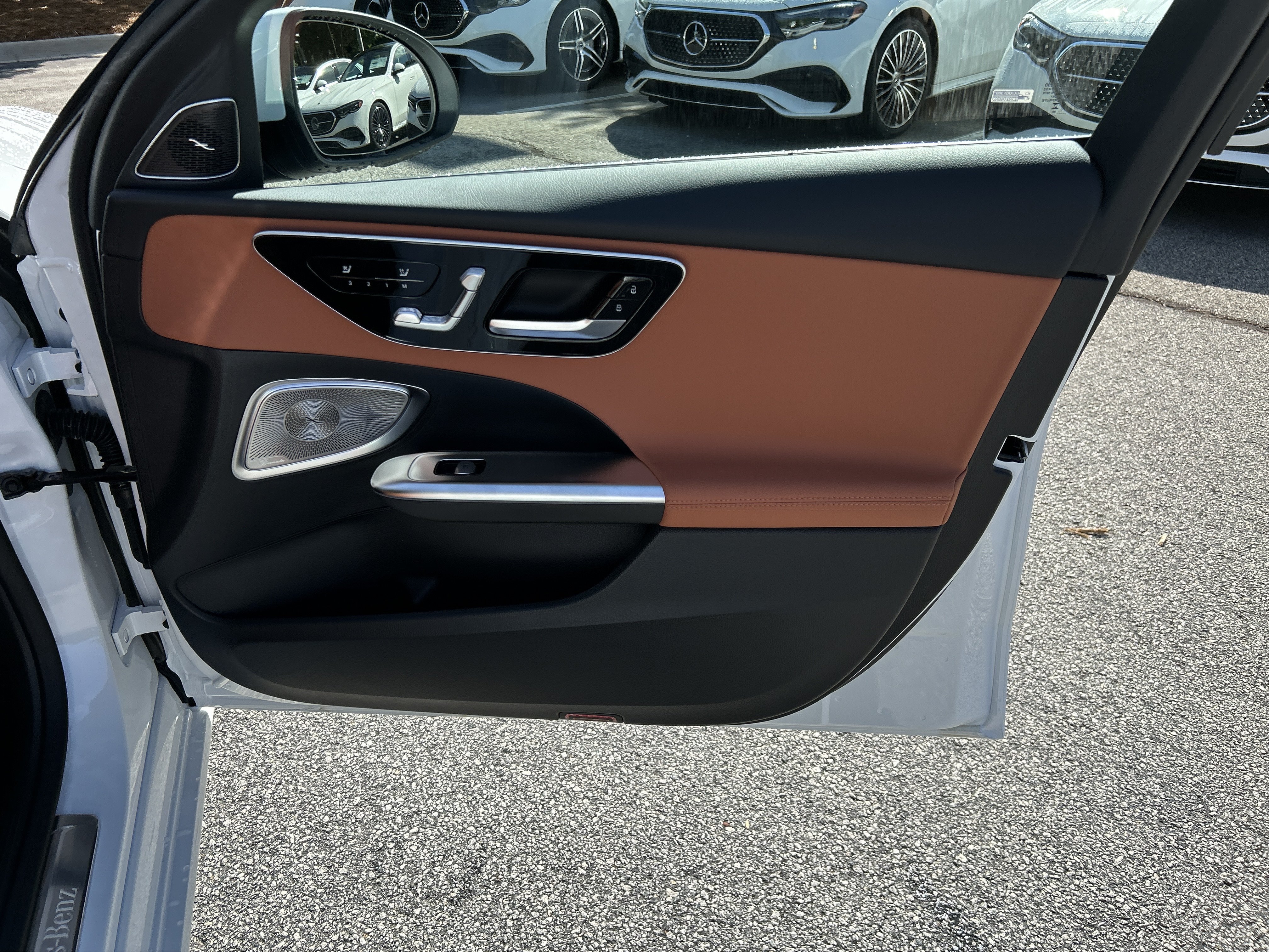 New 2026 MANUFAKTUR Moonlight White Metallic Mercedes-Benz C 300 Sedan image 41