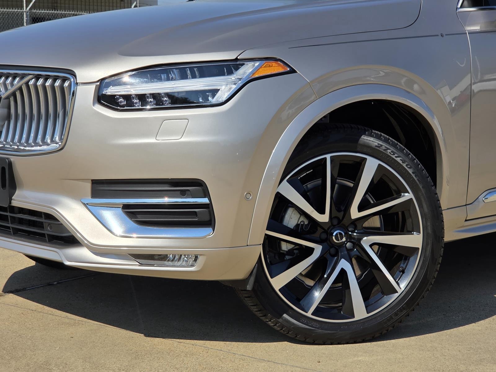 Used 2023 Bright Dusk Metallic Volvo Plus image 7