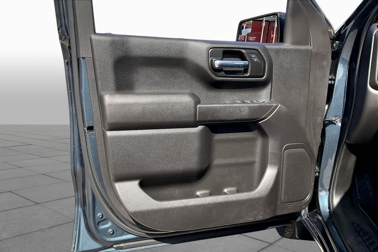 Used 2021 SHADOW GRAY METALLIC Chevrolet Custom image 19